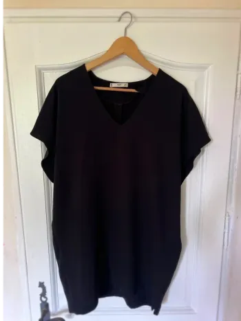 Sublime robe noir - taille S - très bon état - mango
