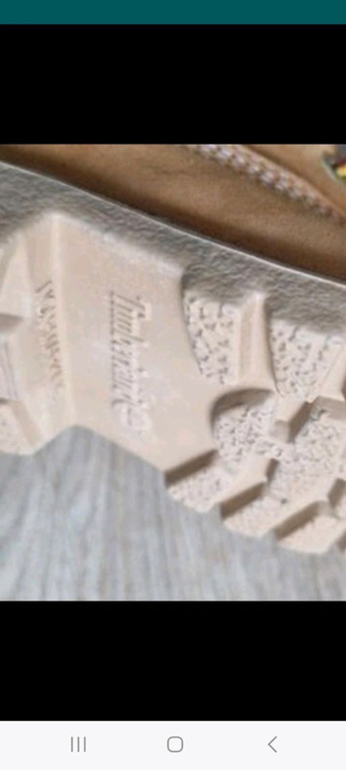 Bottines Timberland T22 beige parfait état cuir - photo numéro 5