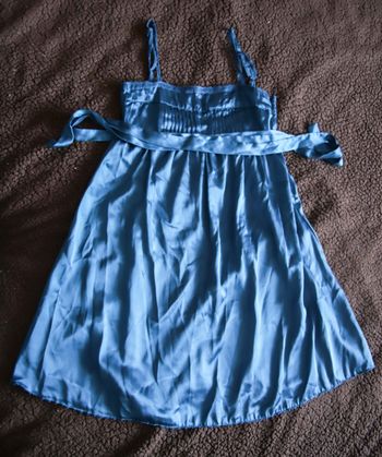 Petite Robe effet satinée bleu nuit