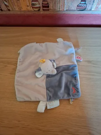 Doudou éléphant "noukie's"
