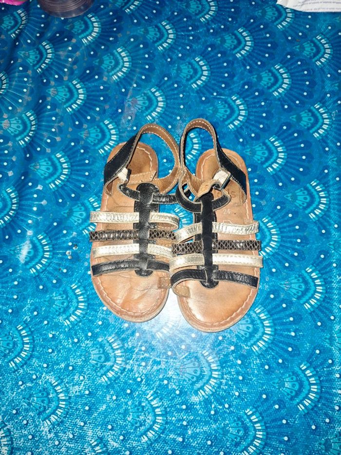 Sandale 24