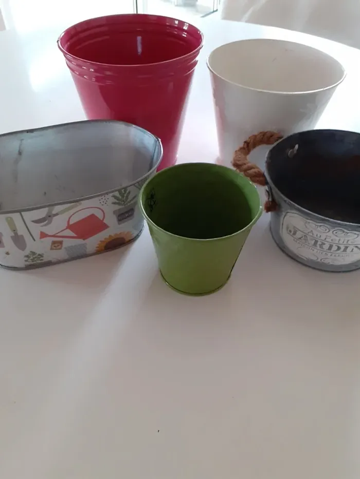 Lot 5 pots
