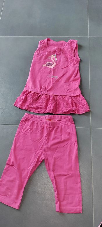 Ensemble d'été Flamant rose 8 ans 3€