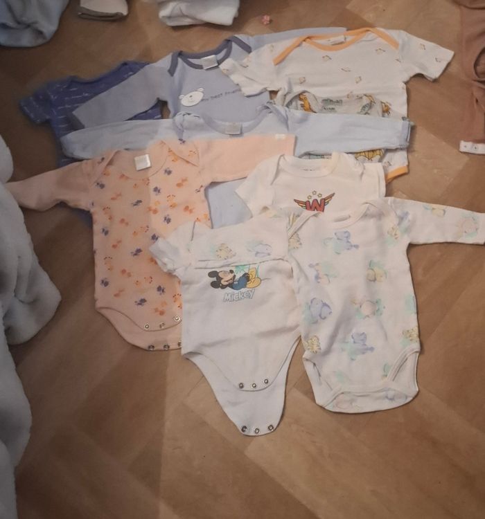 Lot de Vêtement bébés 3 mos - photo numéro 2