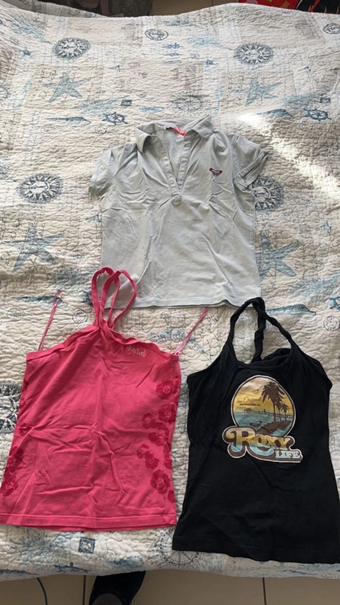 lot de tee shirt roxy rip curl taille 2
