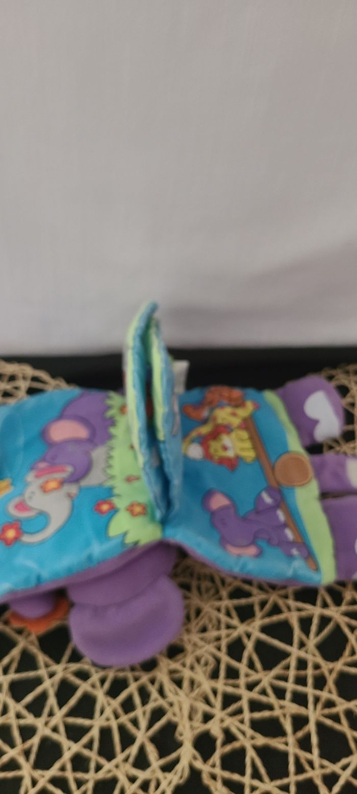 LIVRE D'EVEIL BEBE FORME ELEPHANT EN TISSU/PLASTIQUE marque BEBE DECOUVERTE - photo numéro 3
