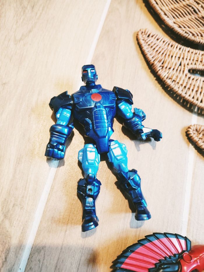 💫Lot de 2 figurines super hero mashers Iron Man stealth furtif et Faucon/ Falcon Avengers - photo numéro 2