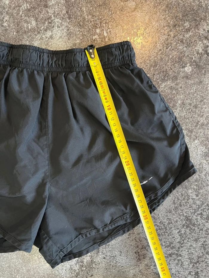 Short sport noir femme Nike taille M Pantalón corto deportivo mujer Pantaloncino donna Damen - photo numéro 6