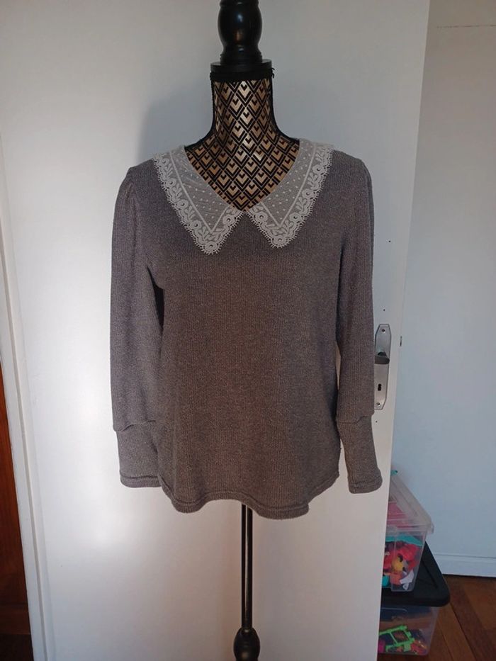 Pull col en dentelle