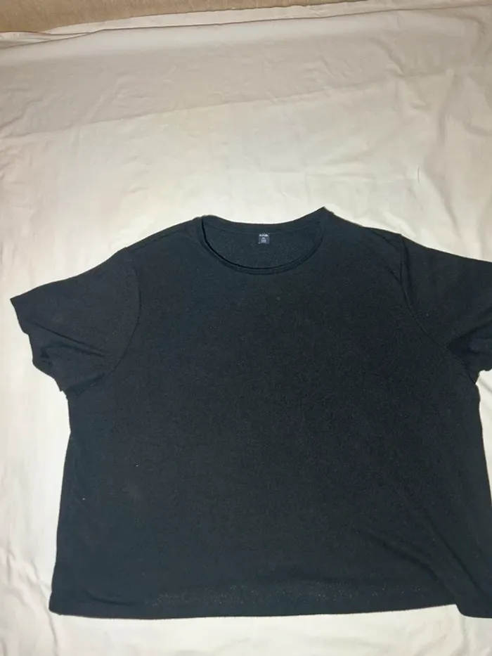 T-shirt noir kiabi