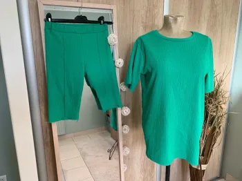 Ensemble bermuda et tee shirt manches courtes femme