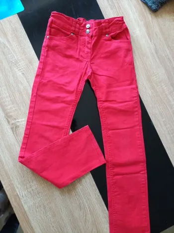 Jeans rouge 10 ans