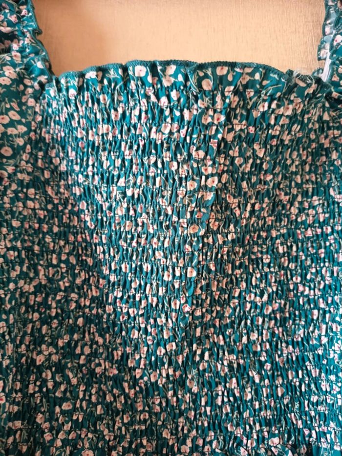 Crop top. Été. Manches longues. Marque shein. (905) - photo numéro 2