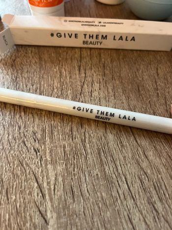 Eye liner noir