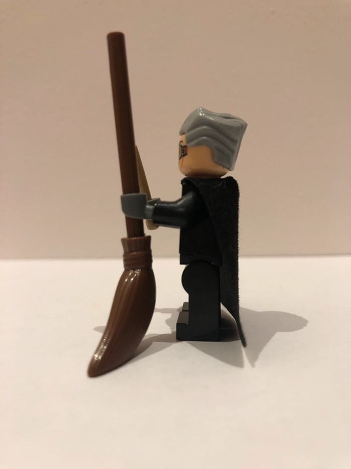 Figurine type lego professeur Bibine. Harry Potter - photo numéro 2