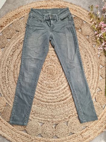 Jean Levi's femme 34