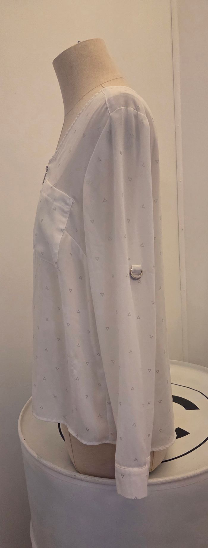 Blouse Cache Cache blanche  fluide & élégante – détails zippés – T38 – excellent état - photo numéro 3