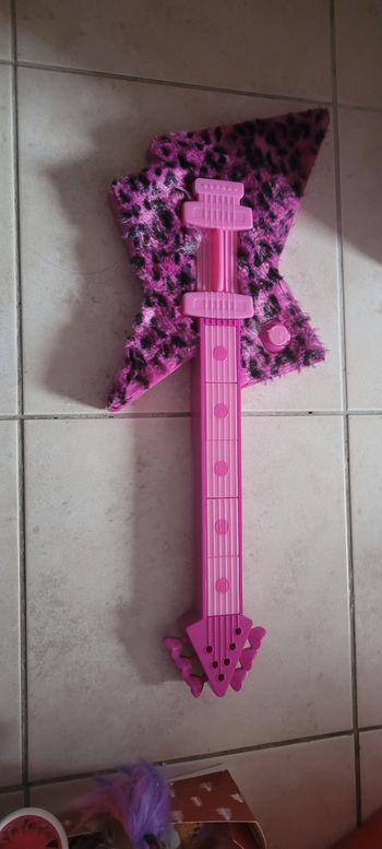 Guitare musicale  les trolls 2