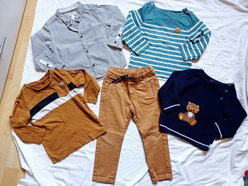 Lot de vêtements taille 24 mois