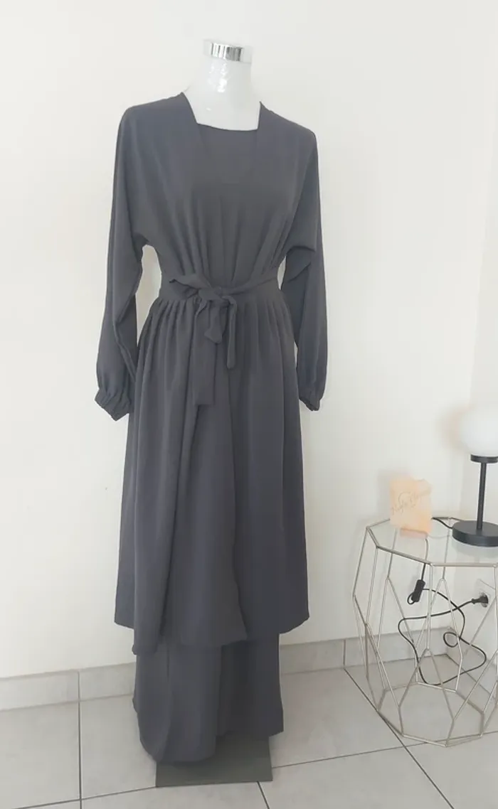 Set kimono Emirats gris neuf - photo numéro 4