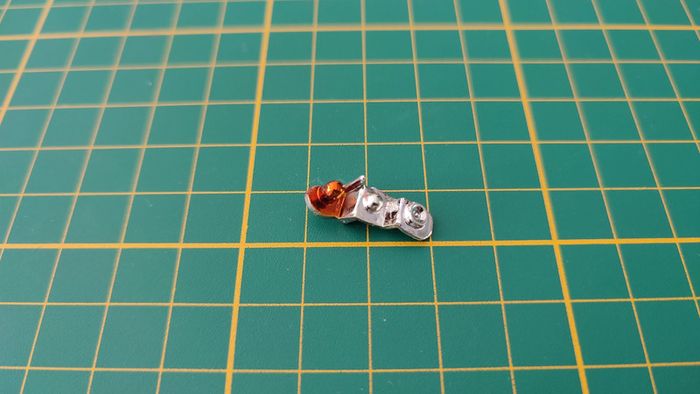 Phare avant droit pièce détachée miniature Hot Wheels Mattel Ferrari 360 Modena 1/18 #B80