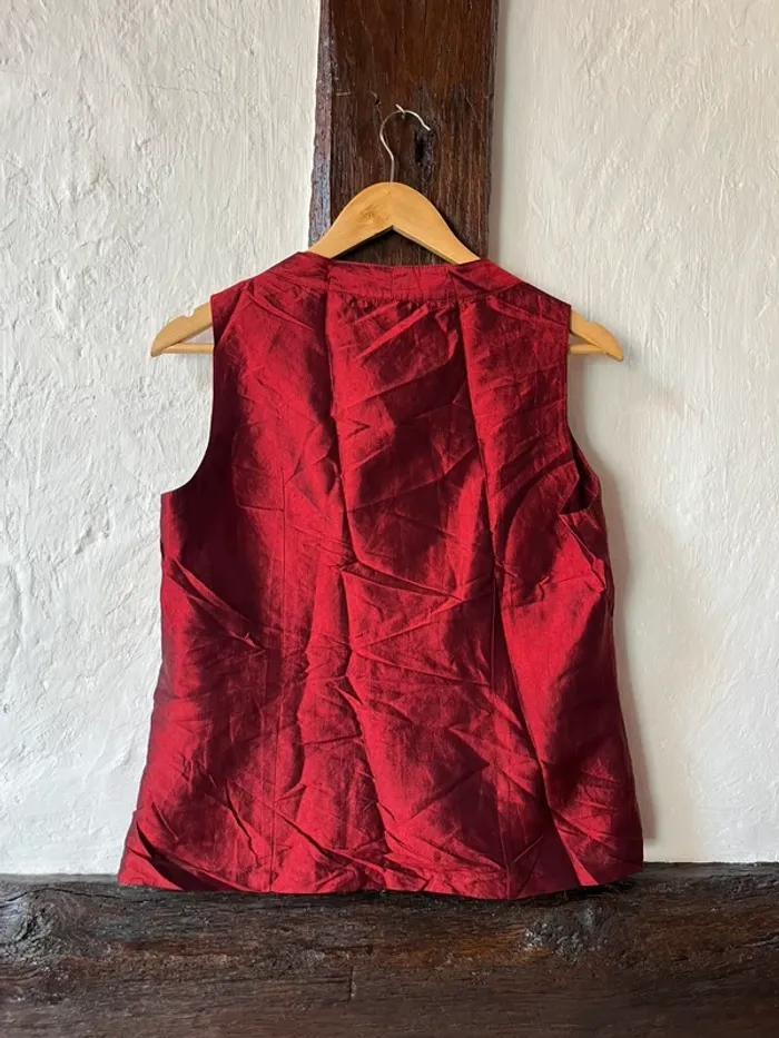 Top gilet en pure soie rouge bordeaux – chic & intemporel – T. M - photo numéro 2