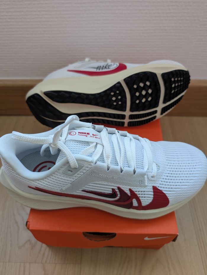 Nike air zoom Pegasus 40 - taille 37,5 - Neuve et authentique - photo numéro 9