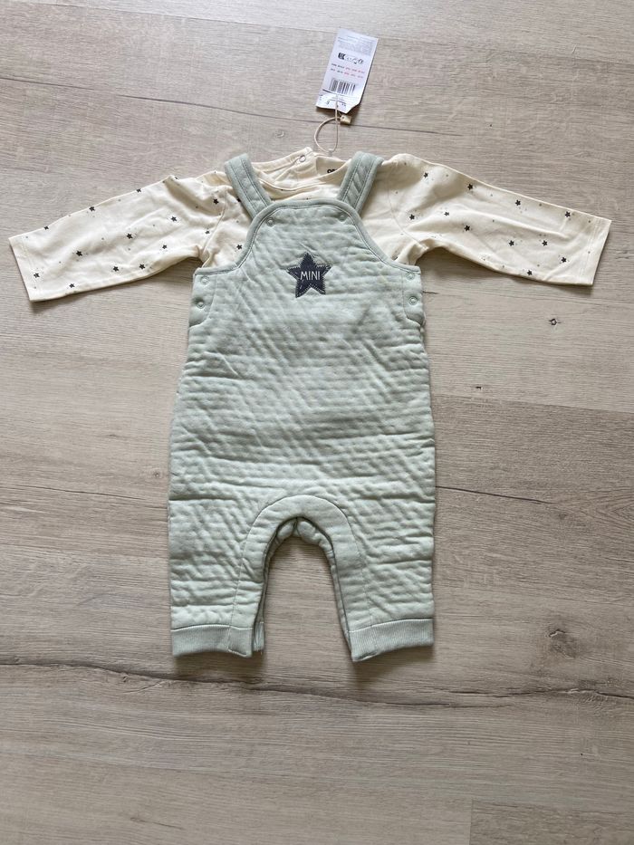 Ensemble salopette et T-shirt manches longues