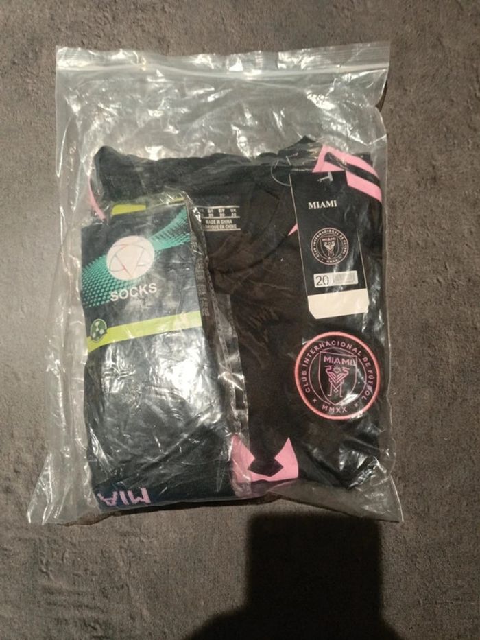 Tenue football Léo Messi Inter Miami rose. T.20 - photo numéro 5