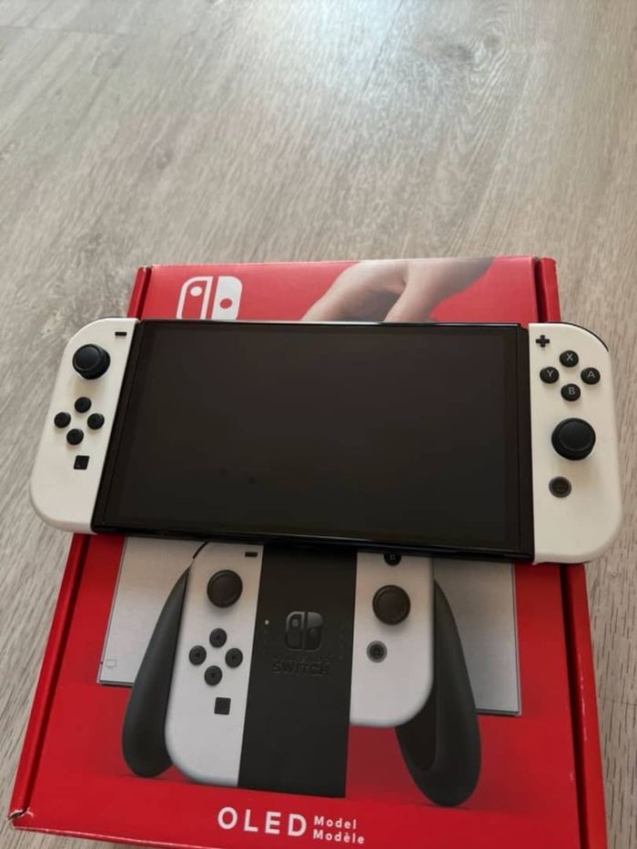Nintendo switch OLED 2 - photo numéro 3