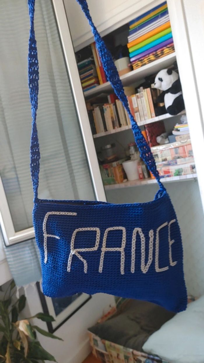 Magnifique sac à main tricot inscription France en excellente état fermeture zip - photo numéro 12