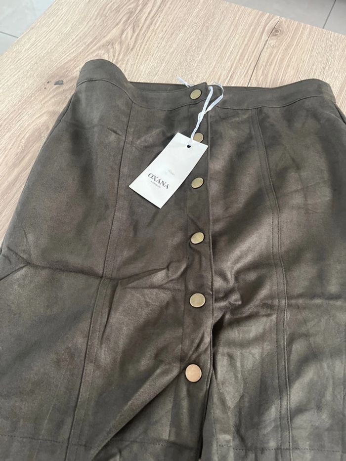Superbe Jupe Oxana taille S neuve sous blister - photo numéro 2