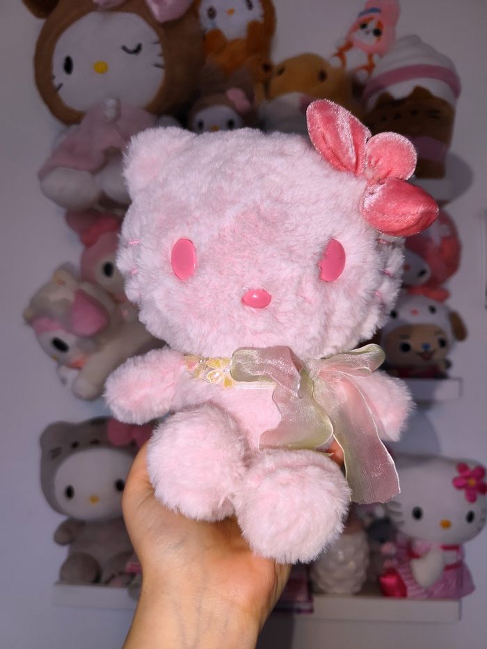 peluche doudou hello kitty sanrio 2019 rose fluffy fleur de cerisier Sakura cute coquette kawaii