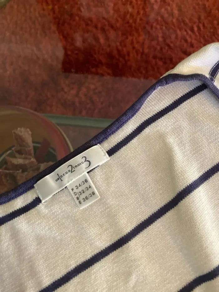 T-shirt 1-2-3  taille 34, 36 - photo numéro 3