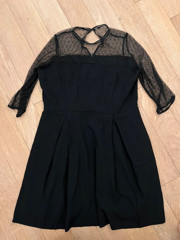 Robe maison 123 noir manche mi longue taille 46 très bon état