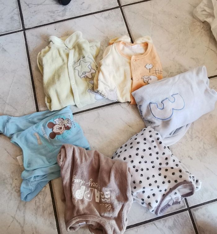 6 pyjamas taille naissance