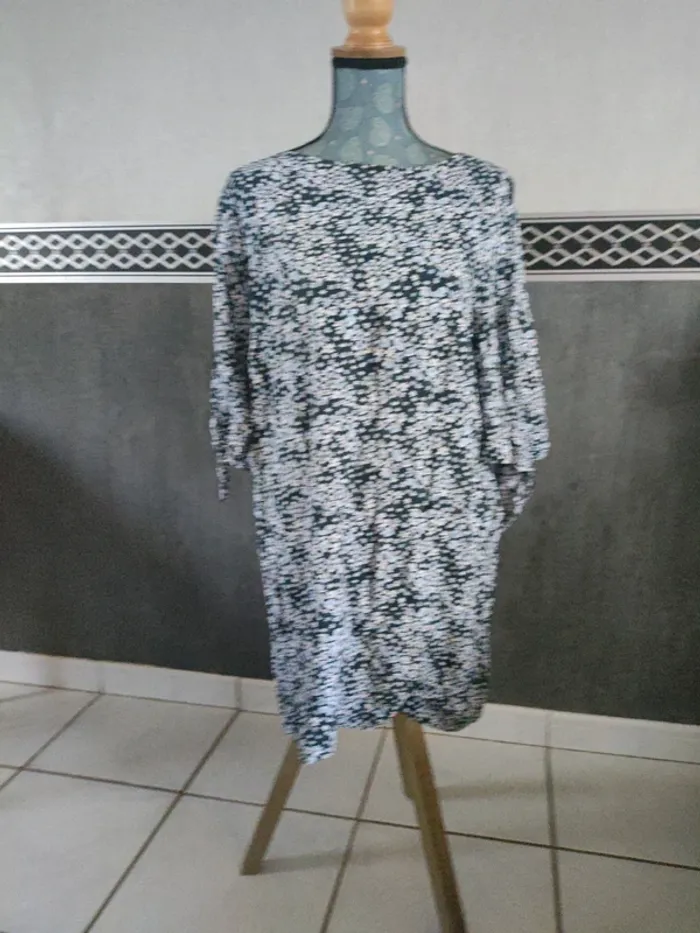 Robe /tunique  manche épaules dénudées 44 - photo numéro 2