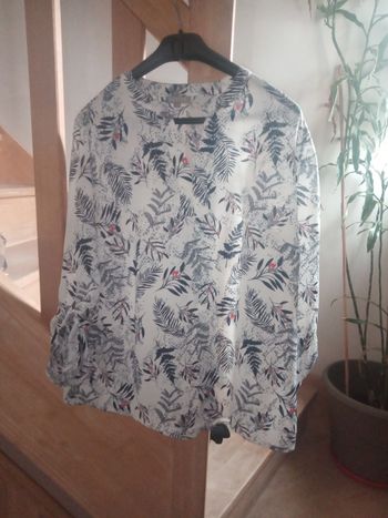 Joli Petit Haut Taille 38 "Eldys" comme Neuf