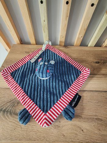 Hippopotame les deglinglos bleu et rouge