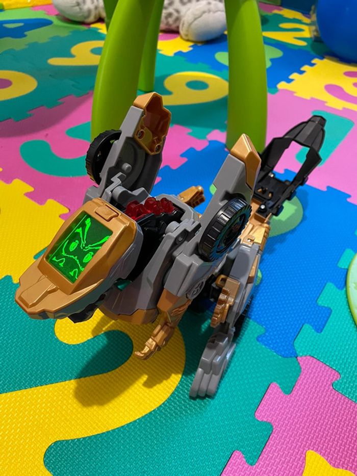 Voiture dragon transformable