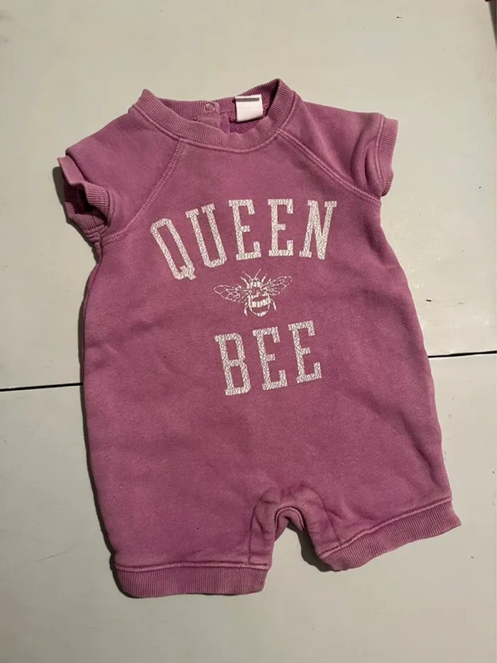 Très belle combinaison violette courte manche  bébé fille