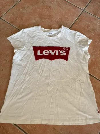 TEE shirt Levis