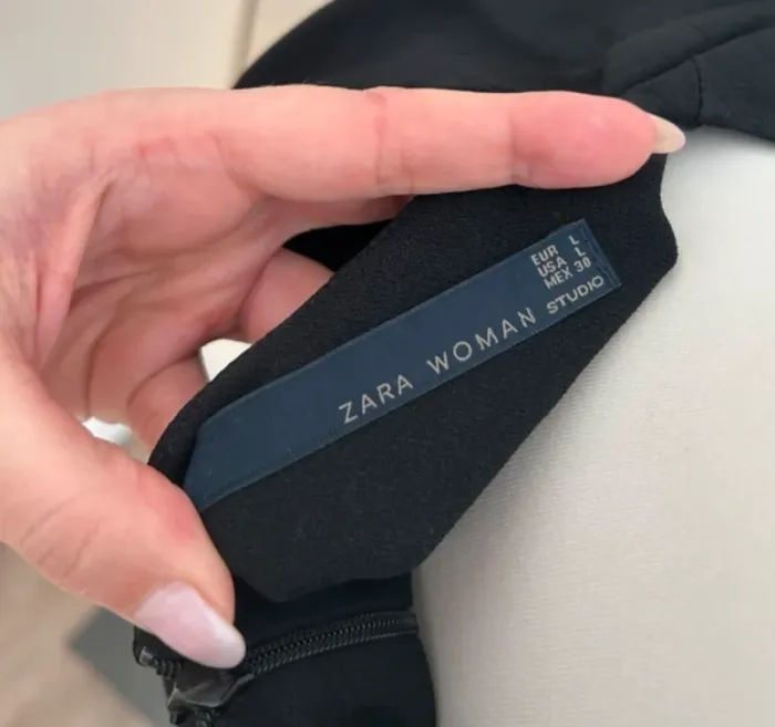 Zara robe noire pour soirée Manches bouffante femme, taille L/40 - photo numéro 5