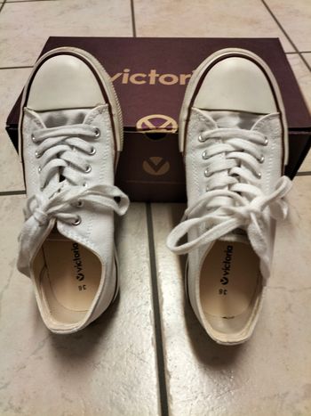Baskets basses blanches Victoria
