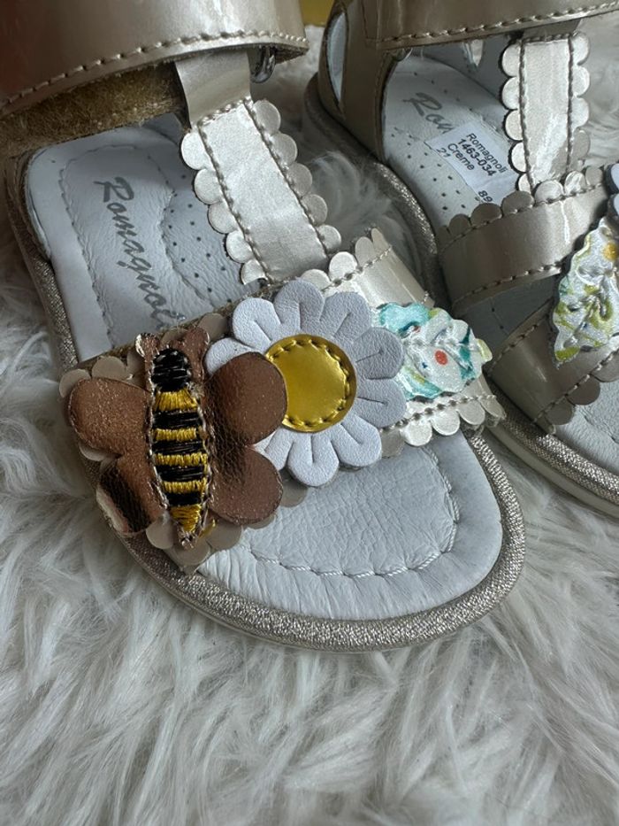 Paire de sandales fleurs Romagnoli taille 21 - photo numéro 4
