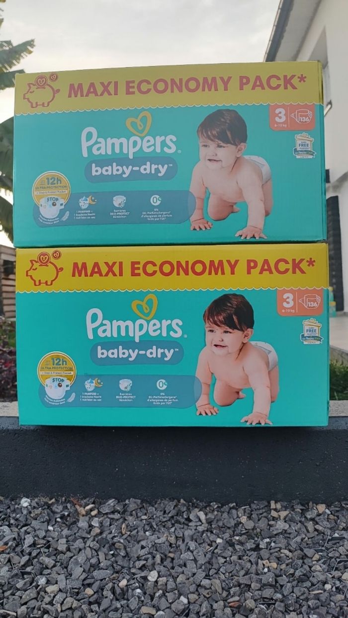 Lot 2 cartons couches pampers t3
