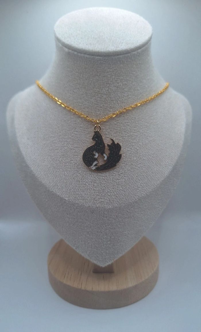 Collier chat