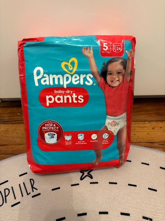 24 couches culotte Pampers taille 5  soit 11-16kg neuf