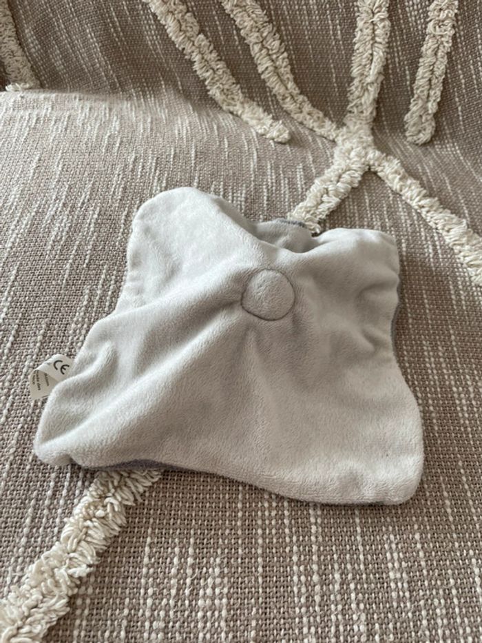 Peluche doudou plat 21cm FIP objet pub ane gris et blanc très bon état - photo numéro 3