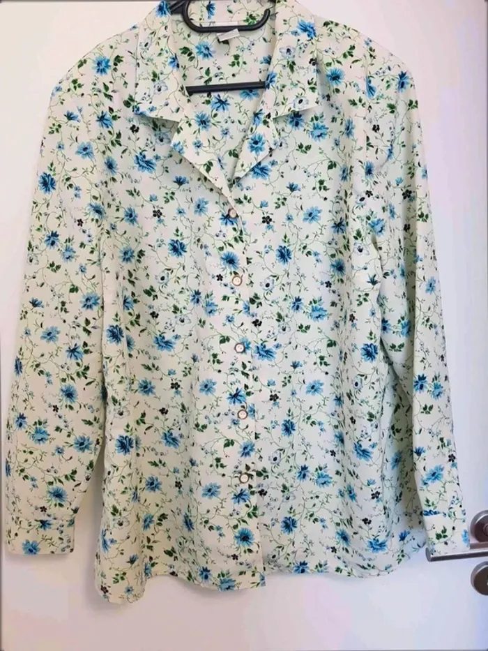 Chemise  fleurie  Damart  taille 50